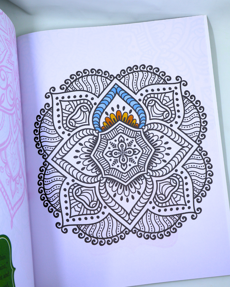 The Ultimate Coloring Book of Mandalas - Libro de Colorear