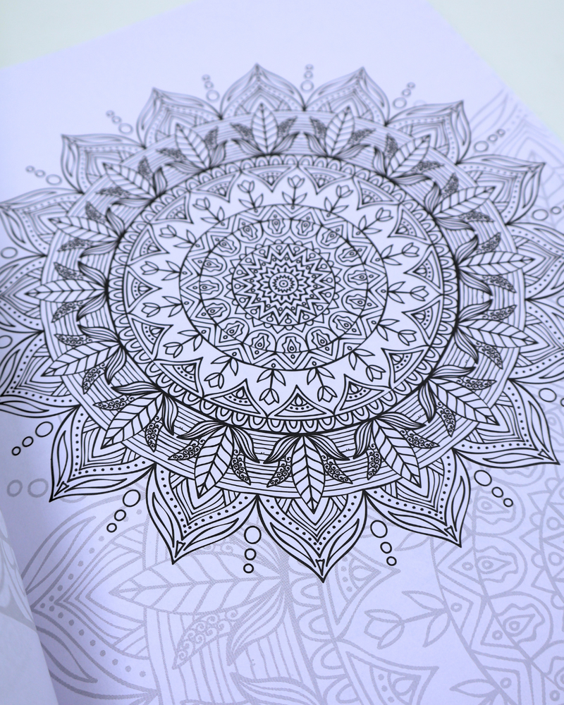 The Ultimate Coloring Book of Mandalas - Libro de Colorear